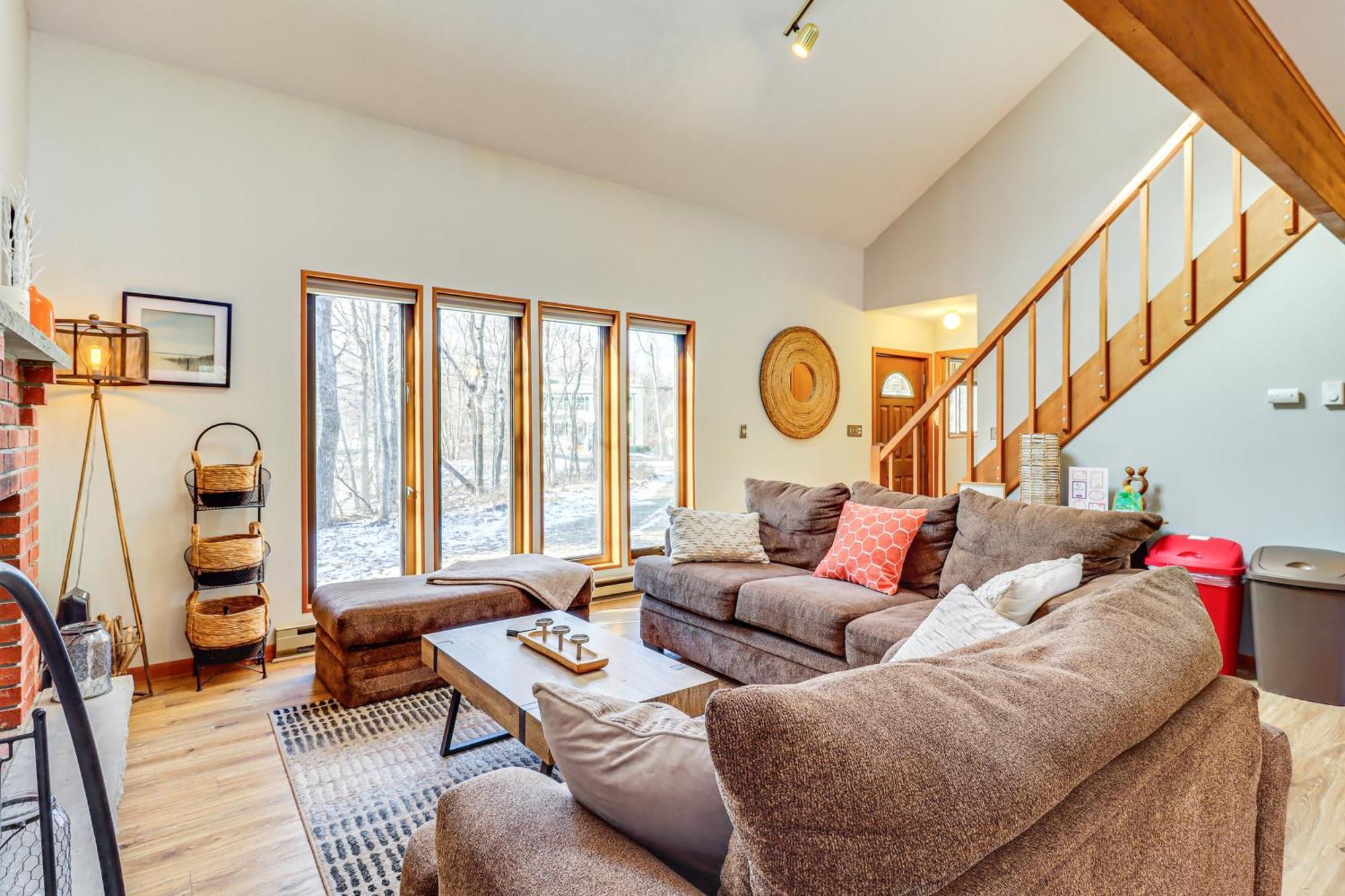 Poconos Home With Private Spa And Fire Pit Long Pond Kültér fotó