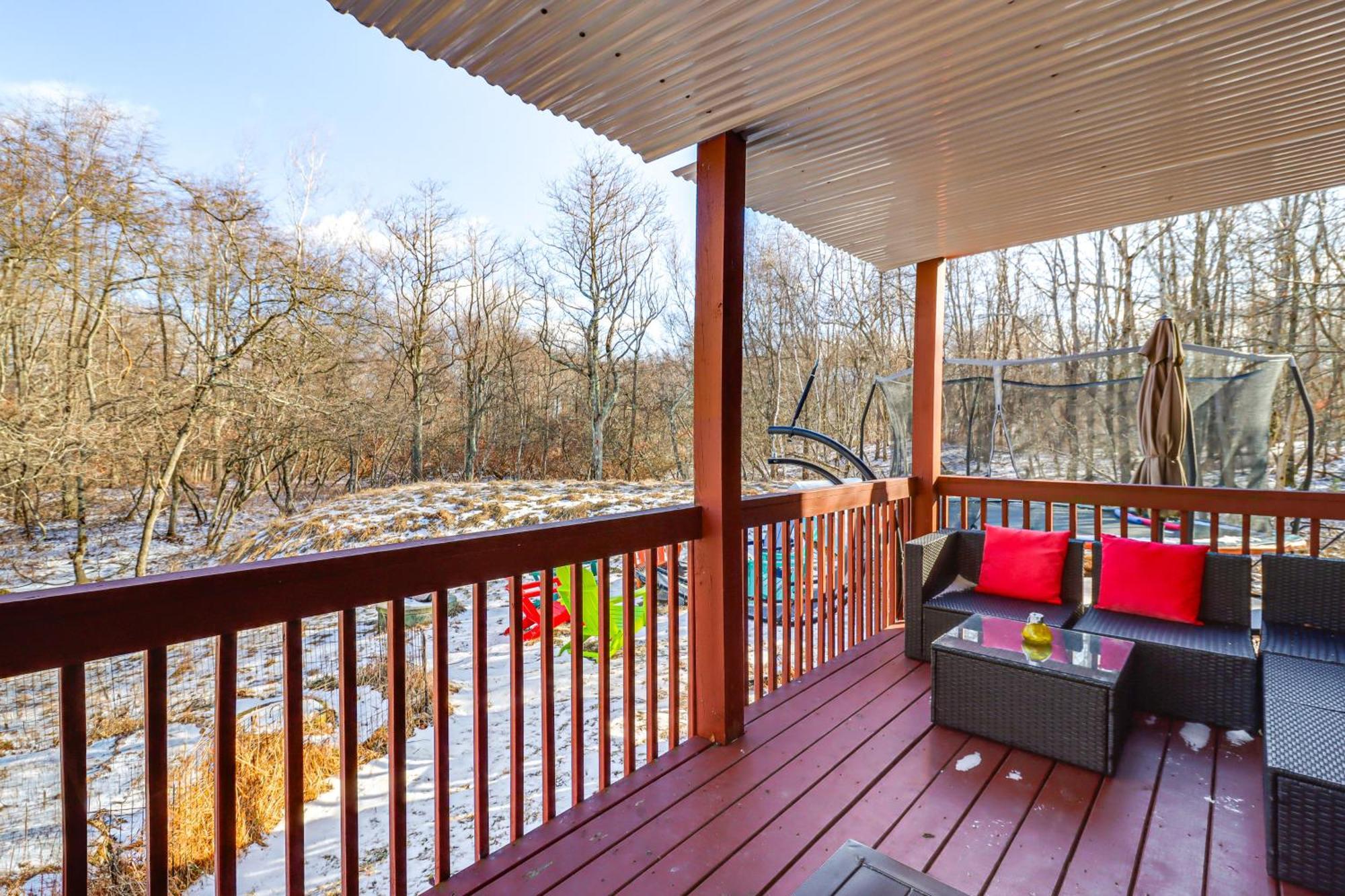 Poconos Home With Private Spa And Fire Pit Long Pond Kültér fotó