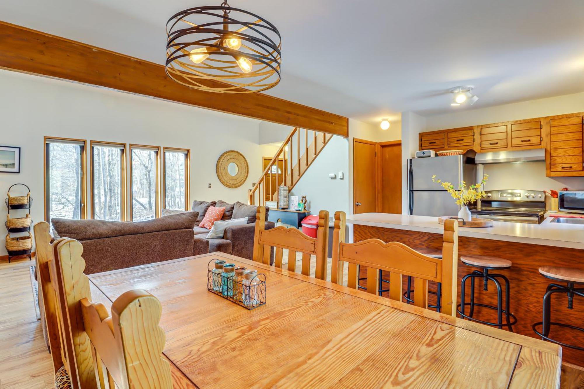 Poconos Home With Private Spa And Fire Pit Long Pond Kültér fotó