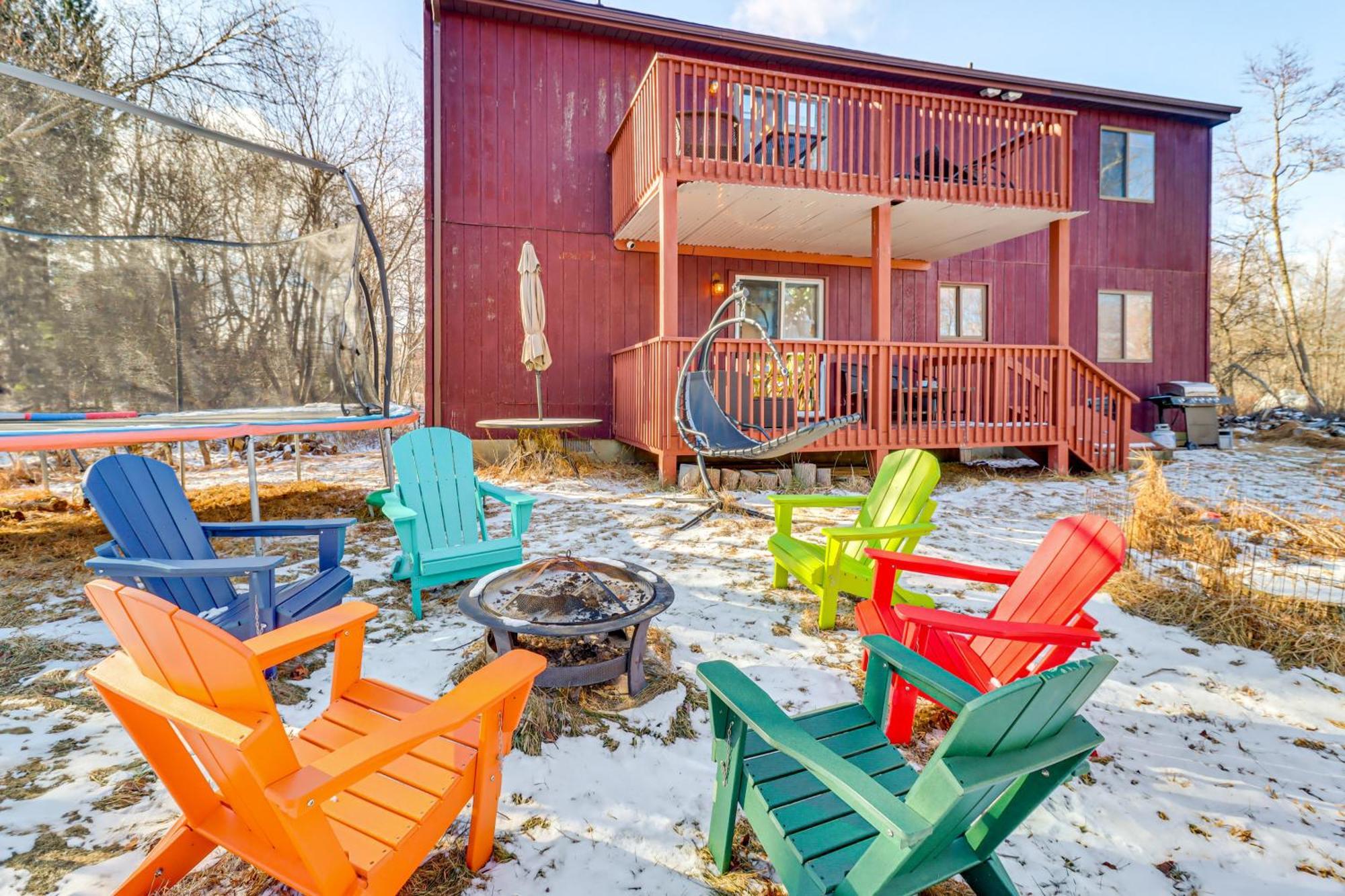 Poconos Home With Private Spa And Fire Pit Long Pond Kültér fotó