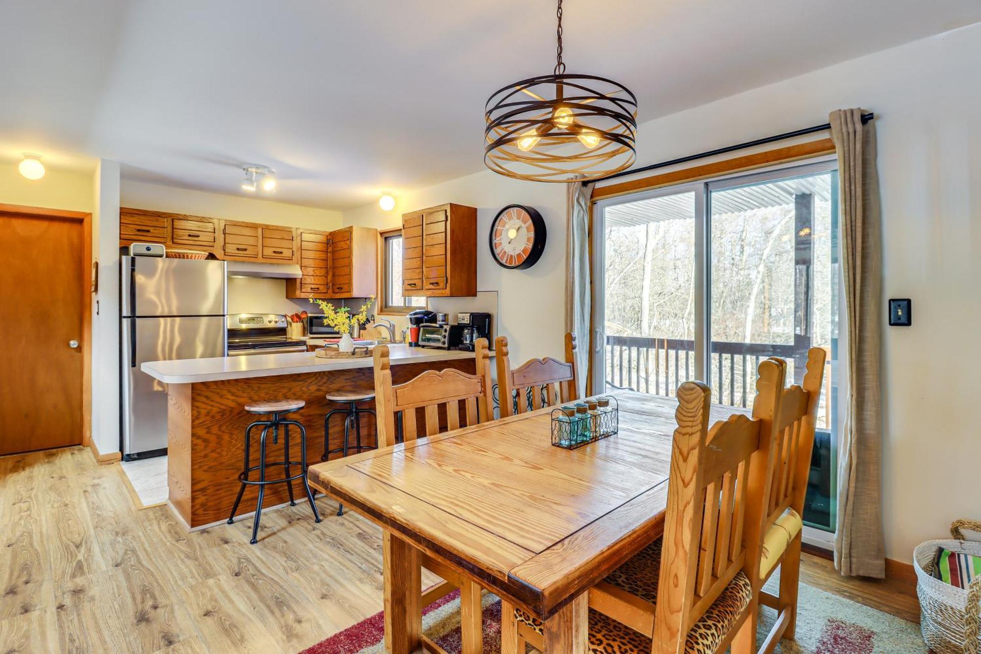 Poconos Home With Private Spa And Fire Pit Long Pond Kültér fotó